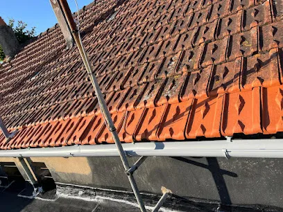 Image de COUVREUR Saint-Hilaire-de-Riez L'Atelier de l'Habitat, Travaux de toiture, Démoussage, Réparation de fuite, Façade