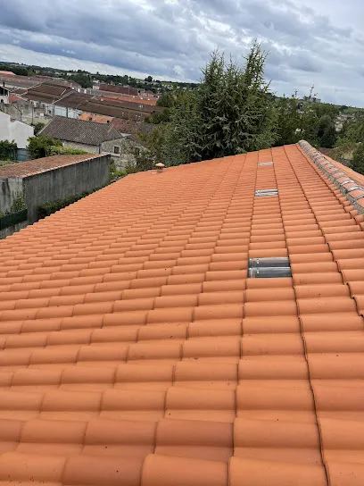 Image de DELTA BATIMENT, COUVREUR CHARPENTIER,ARTISAN PEINTRE