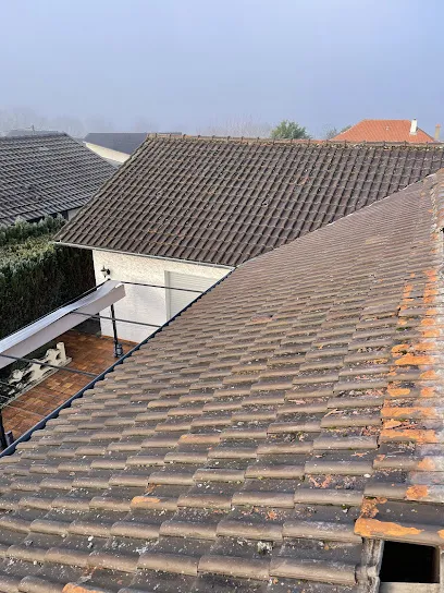 Image de FRANÇOIS PÈRE ET FILS: Couvreur Rénovation Réparation Nettoyage toiture Traitement couverture 57 54 Meurthe-et-Moselle Metz
