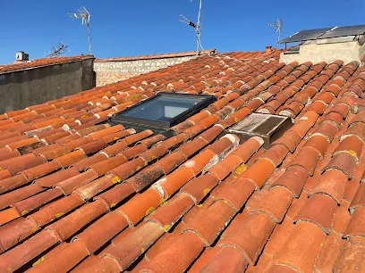 Image de Gourgues Toiture 66 - met au service de ses clients l'expertise d'un professionnel qualifié, dans les travaux de toiture.
