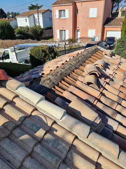 Image de NAVERI TOITURE - COUVREUR MONTELIMAR