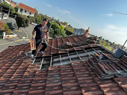 Image de Rmrenov91 couvreur 91plus de 20 ans d'expérience au service de votre toiture.