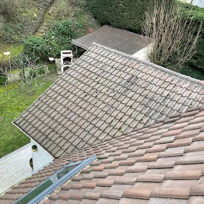 Image de SARL Neves-Couvreur 91 nettoyage Toiture recherche de fuite, pose de Gouttière. Essonne.