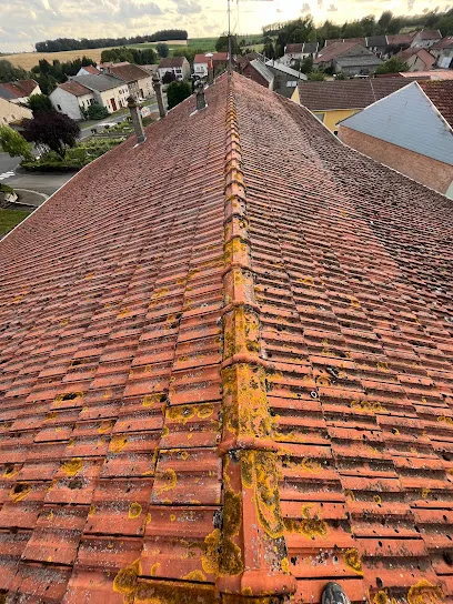 Image de SV rénovation toiture - Couvreur 57 | Réparation Étanchéité Fuites Toiture Couverture Moselle